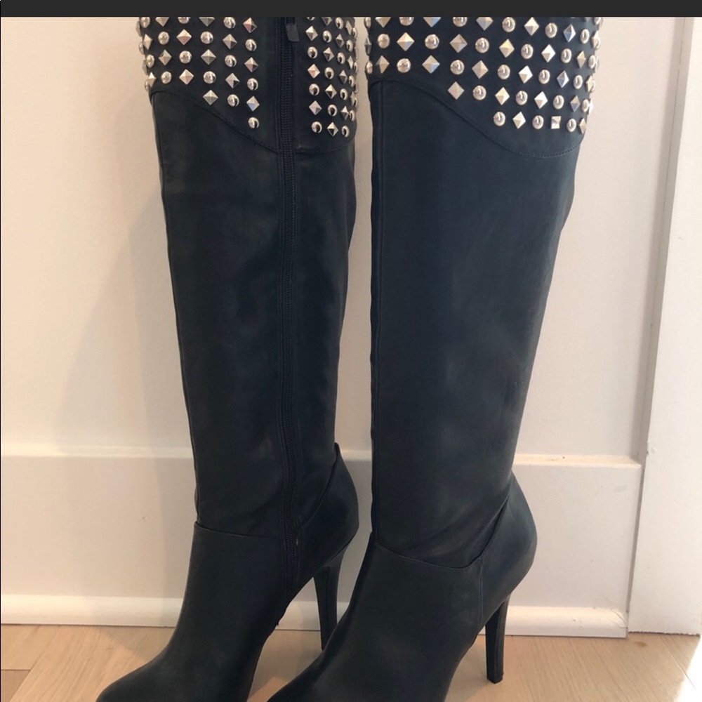 NWT women’s BCBG boots
